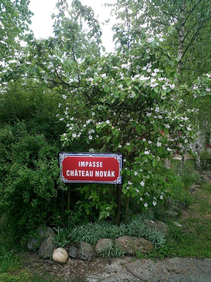 Orli Hnizdo At Chateau Novak Křivoklát Exteriör bild